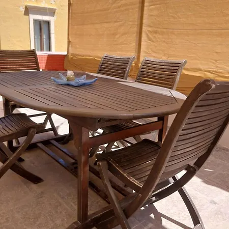 בית הארחה Casa Castriota 3*